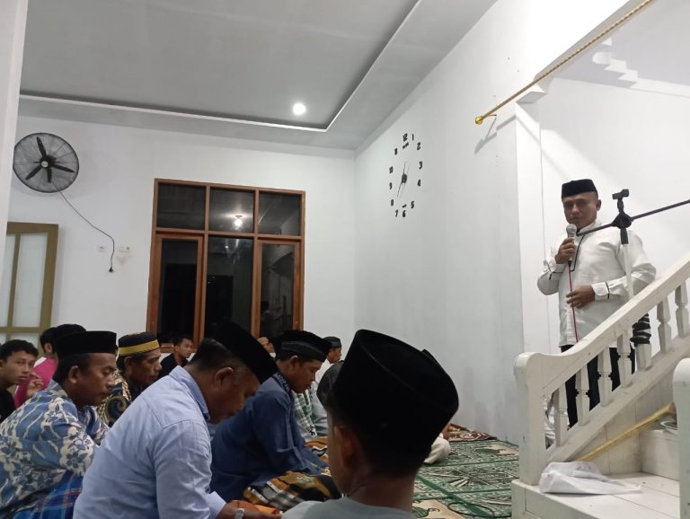 Ketua DPD LDII Boalemo Memberi Tausiah Agama Pada Syafari Ramadhan di Masjid Desa Mekar Jaya Kecamatan Wonosari
